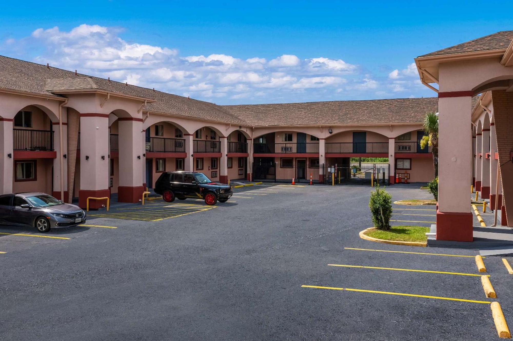 Rodeway Inn & Suites East Новый Орлеан Экстерьер фото